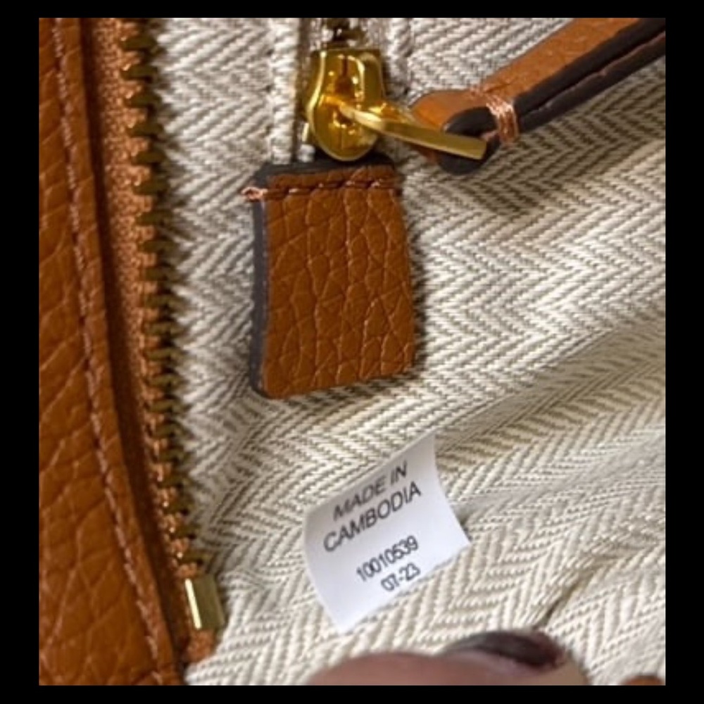 Tory Burch Tan Leather Crossbody Bag with Adjustable Strap - Picture 11 of 12